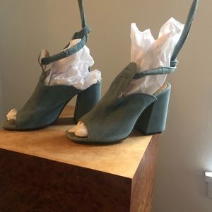 JAGGAR denim chambray lace up heels size US 9